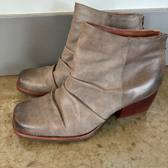 Kork-Ease Distressed Leather Boots Size 7.5M - Picture 3 of 13